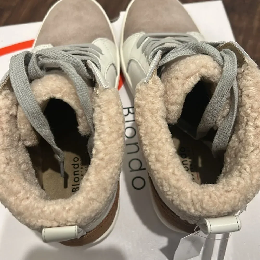 NWT Blondo White/Camel Leather Waterproof High tops, Size 7.5